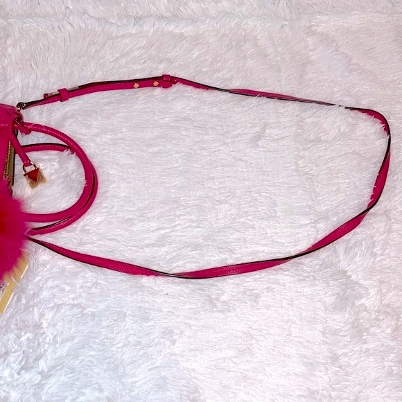 New Michael Kors Mercer Kors Studio Medium Messenger and Love Charm Fur Pom Pom - Picture 10 of 16